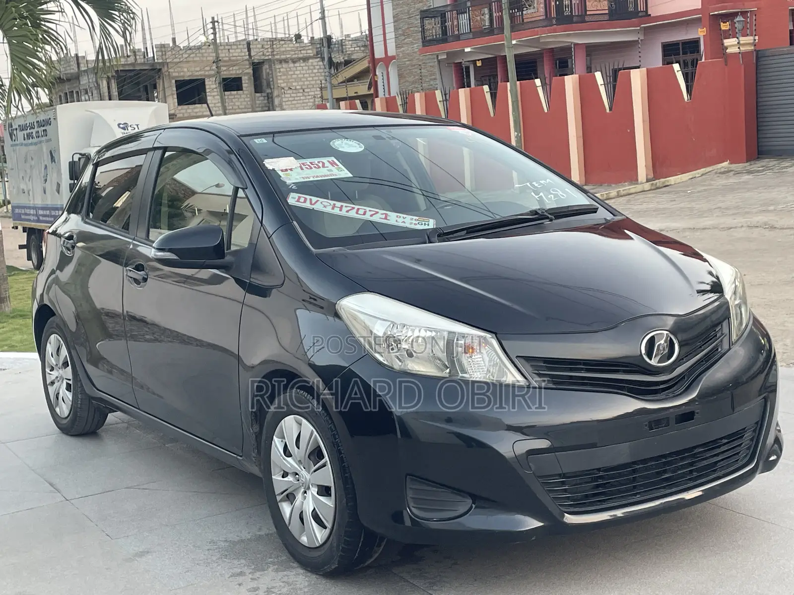 Toyota Vitz 1.3 AWD 5dr 2013 Black
