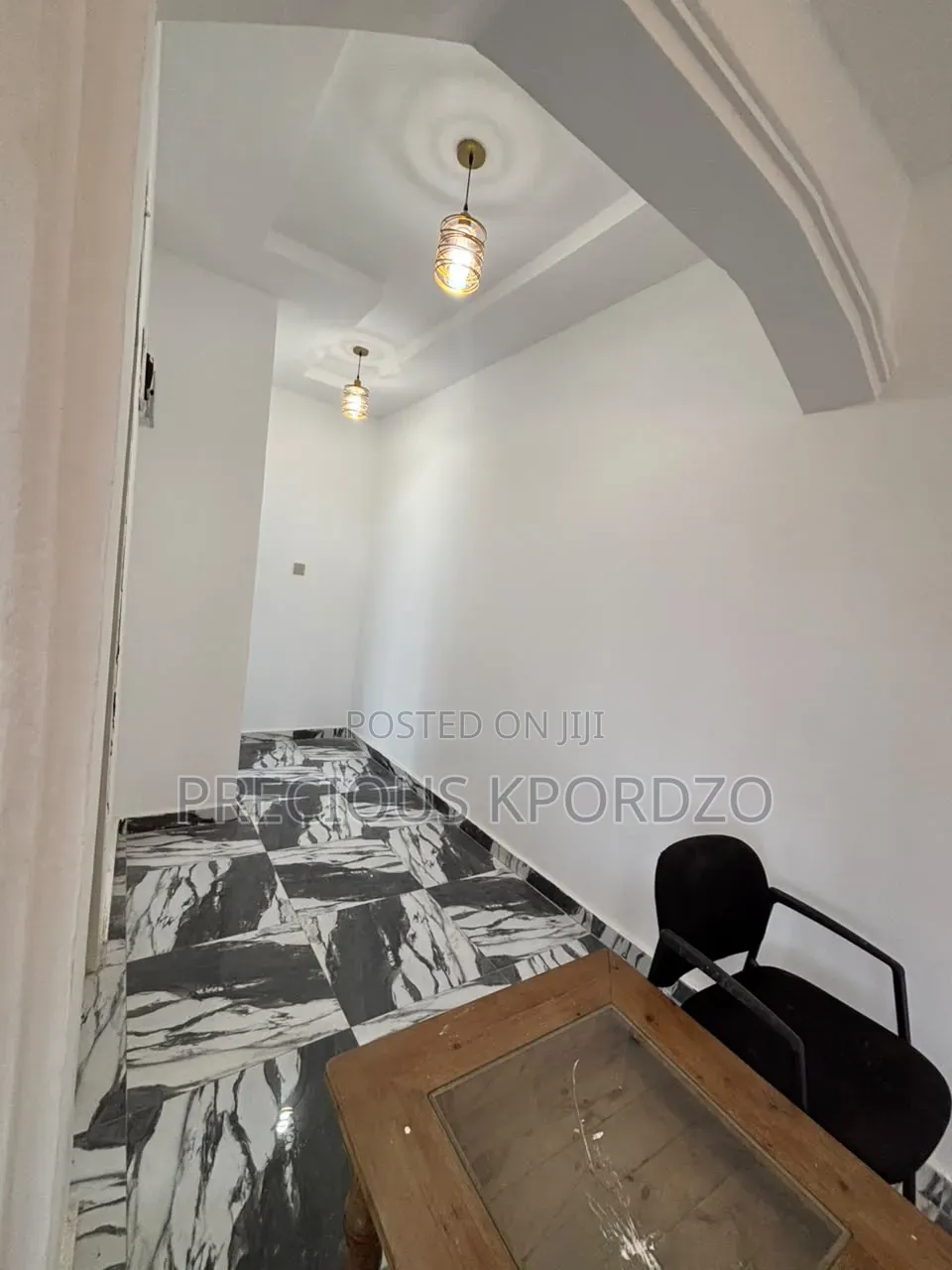 1bdrm Room & Parlour in Lakeside for rent