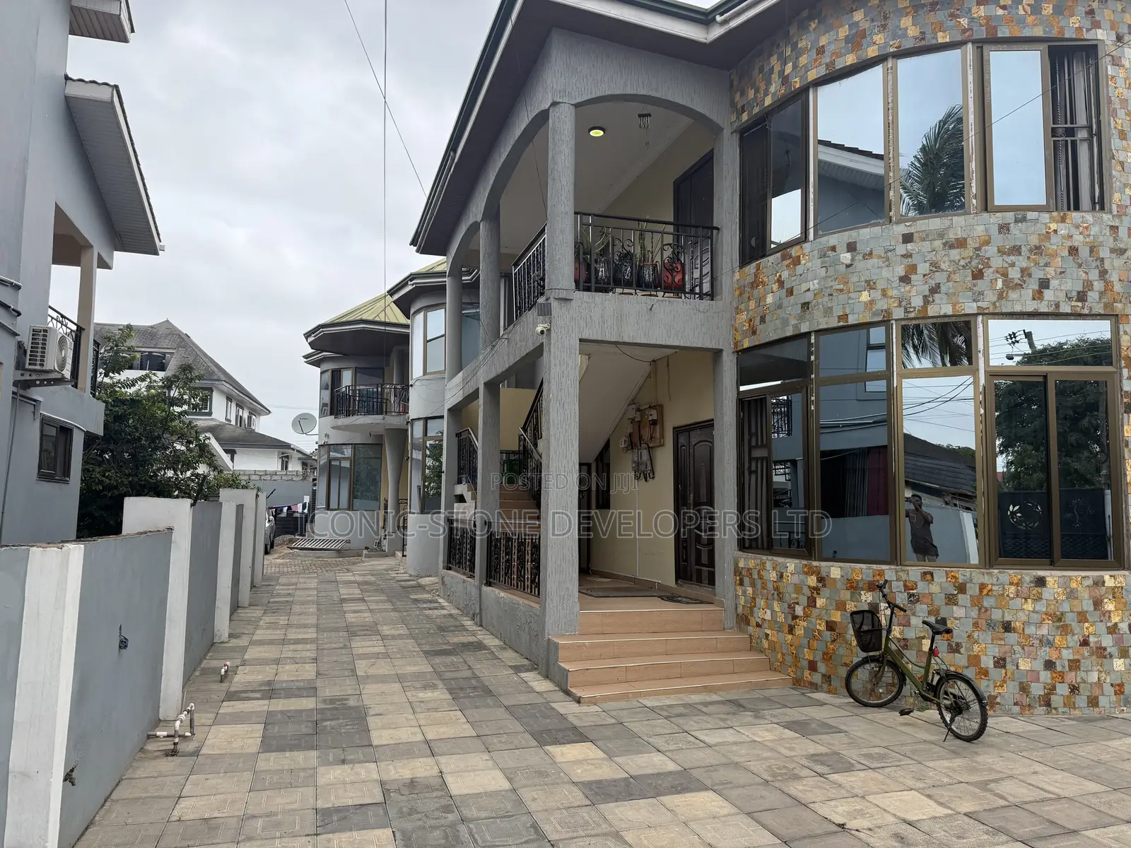 2bdrm Apartment in East Legon A&C for rent