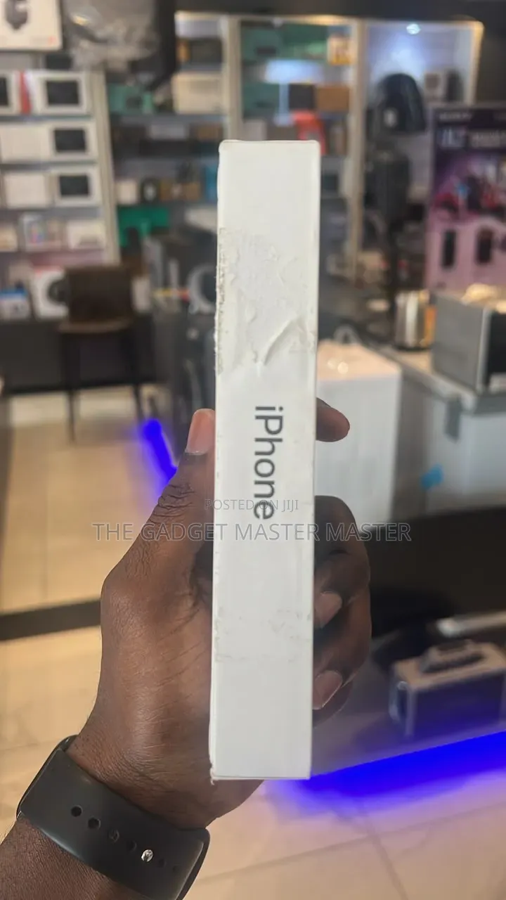 New Apple iPhone 16e 128 GB