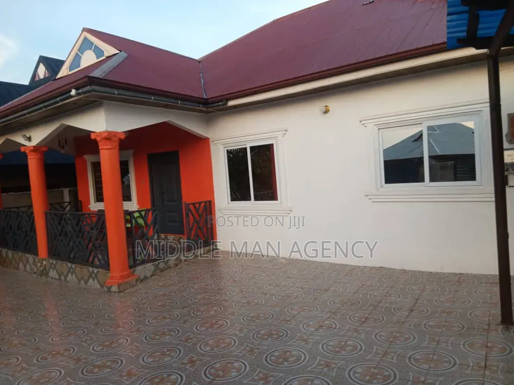 Furnished 3bdrm House in Middle Man Agency, Ejisu-Juaben Municipal