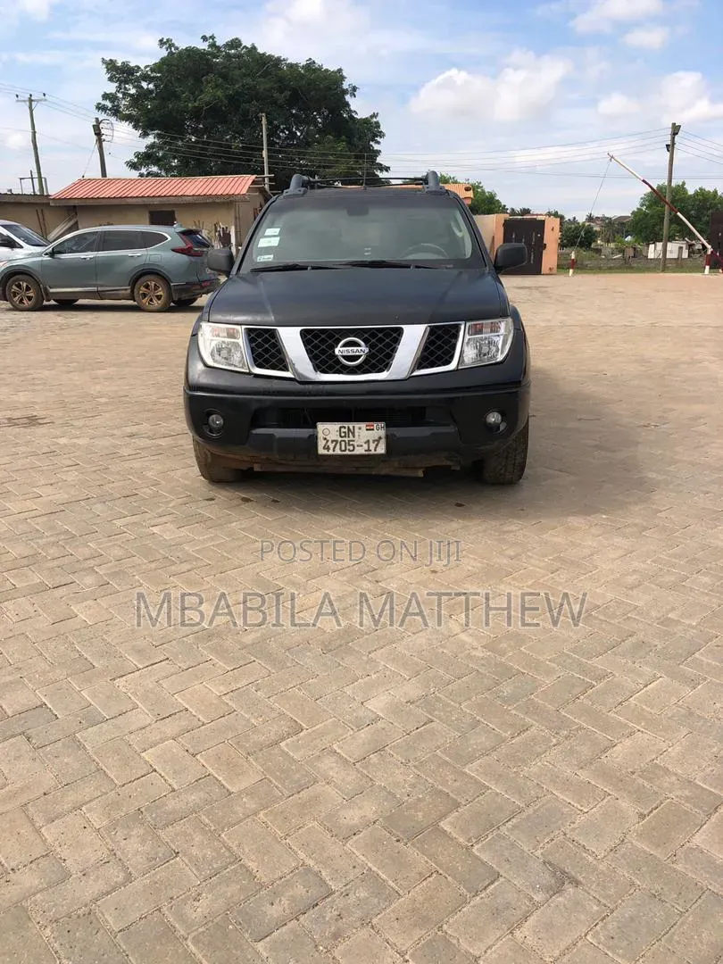 Nissan Navara 2013 Black