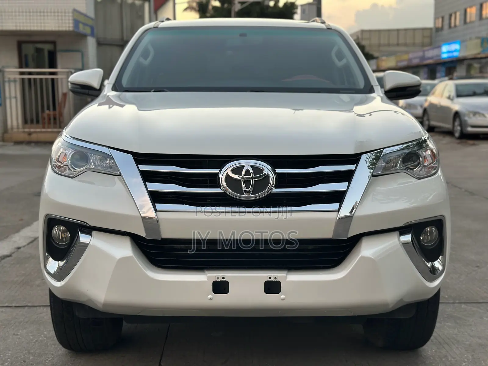 Toyota Fortuner 2.7 AWD 2019 White