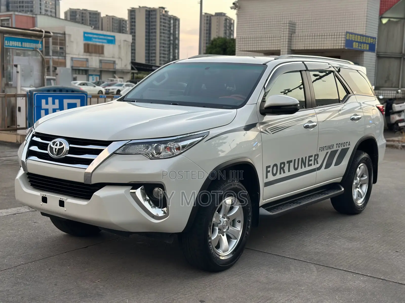 Toyota Fortuner 2.7 AWD 2019 White
