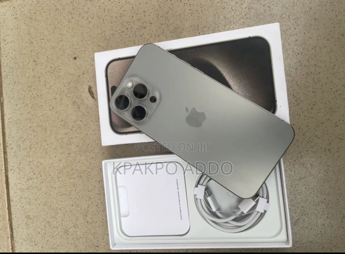 Apple iPhone 15 Pro Max 256 GB Silver