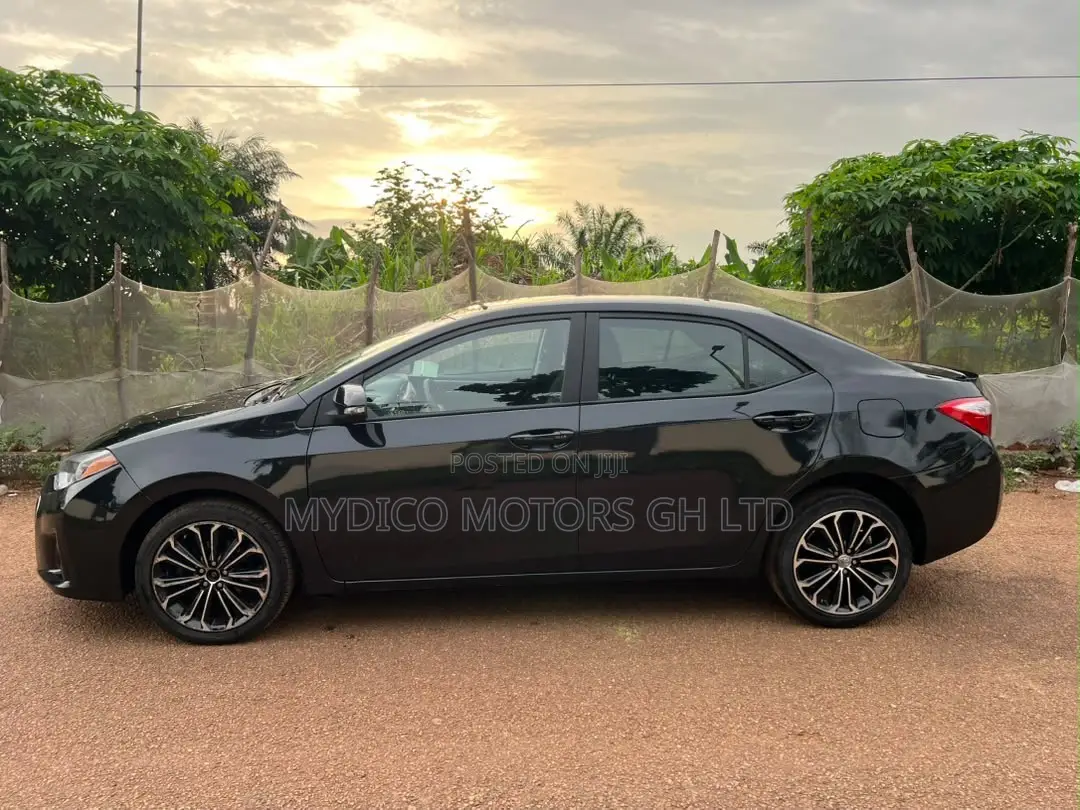 Toyota Corolla S 4dr Sedan (1.8L 4cyl CVT) 2016 Black