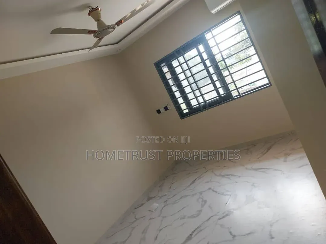 6bdrm Duplex in Asylum Down, Happy FM Area for rent