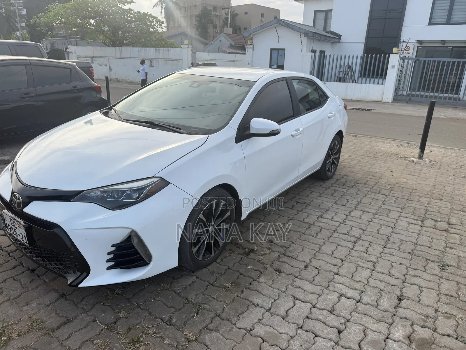 Toyota Corolla SE 4dr Sedan (1.8L 4cyl CVT) 2017 White