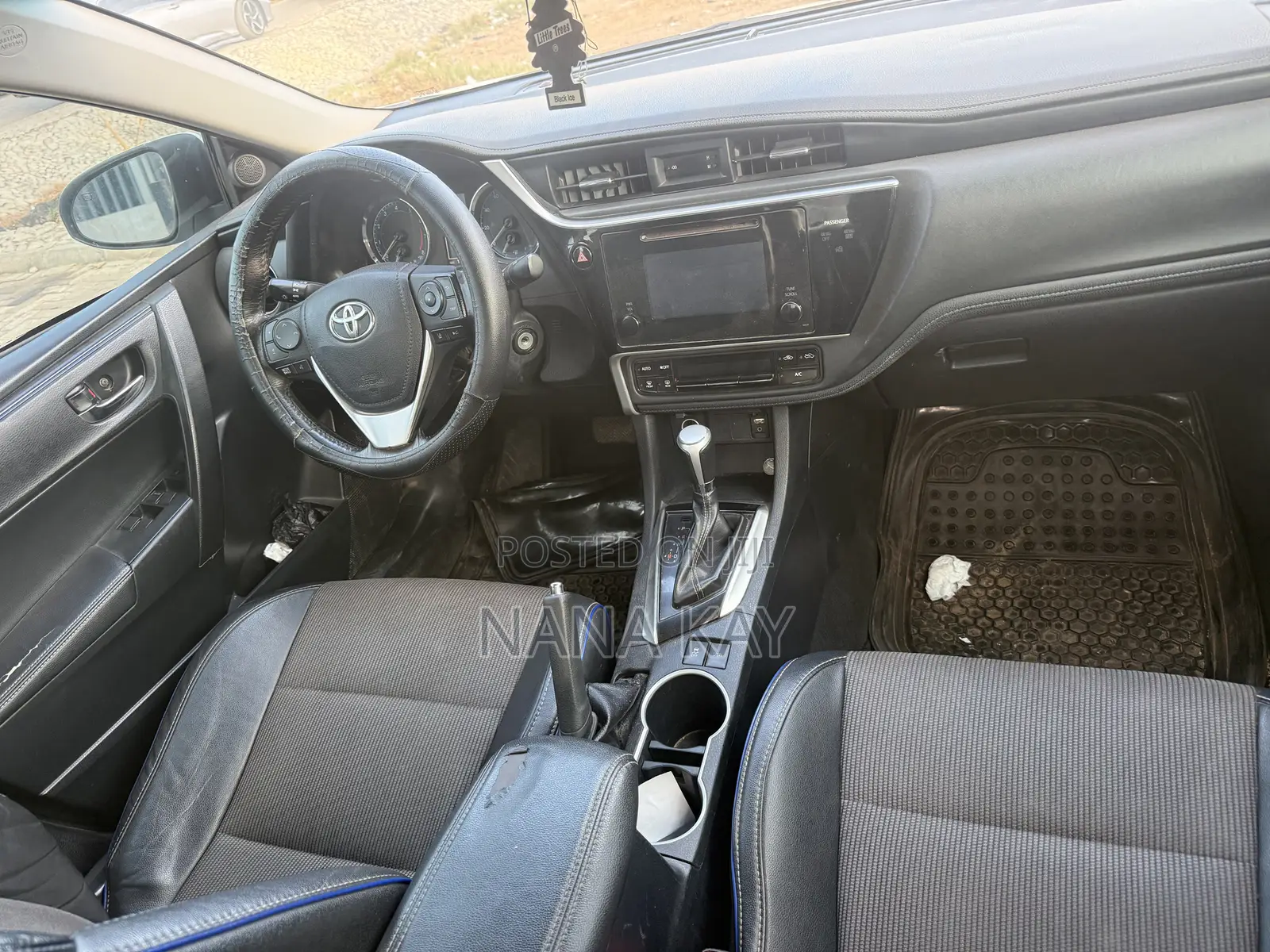 Toyota Corolla SE 4dr Sedan (1.8L 4cyl CVT) 2017 White