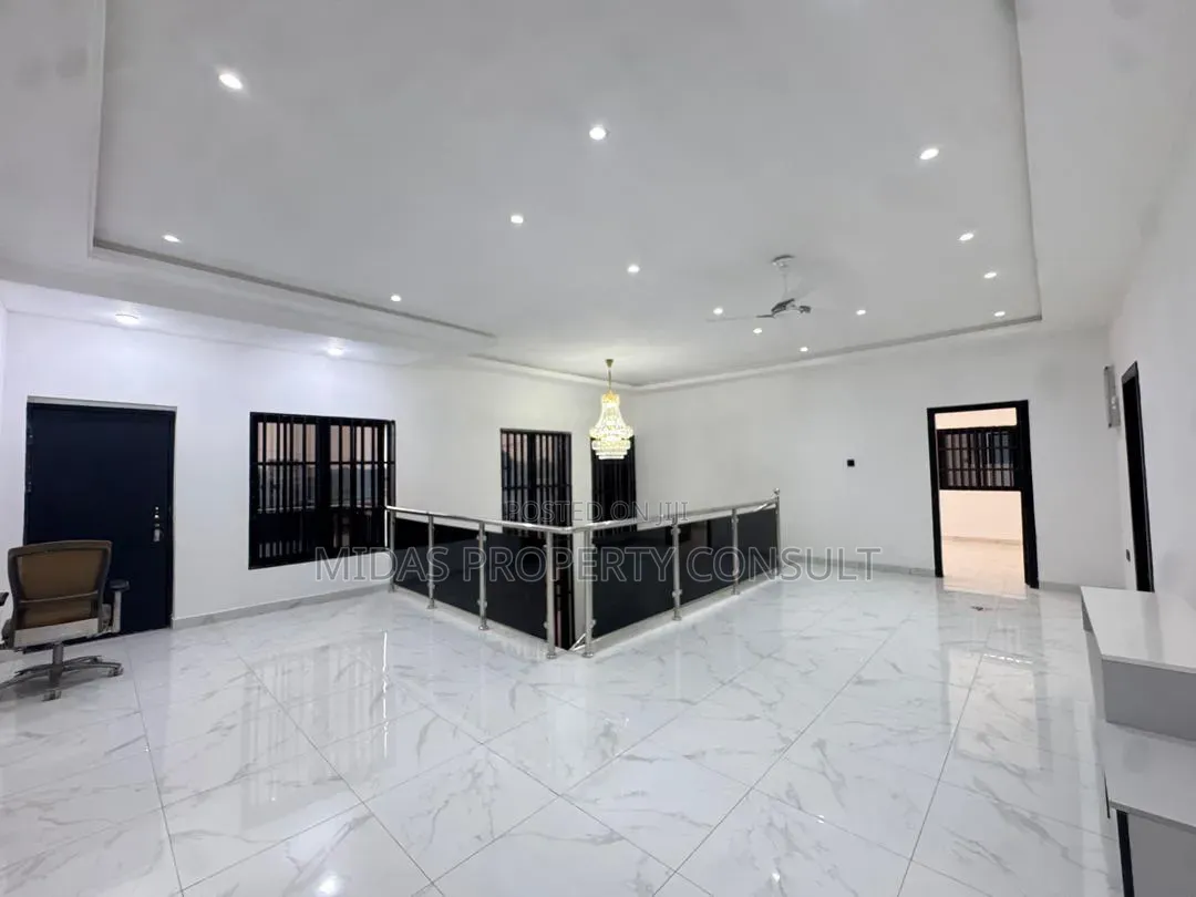 4bdrm House in Lakeside Estate for sale
