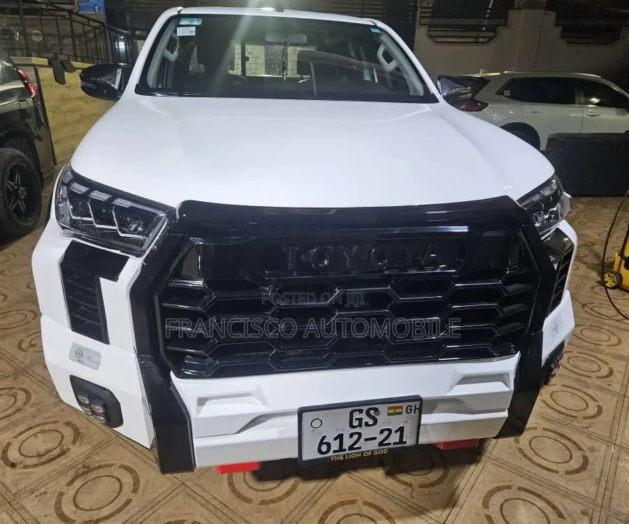 Toyota Hilux Revo Double Cab Petrol 2.7 AWD 2021 White