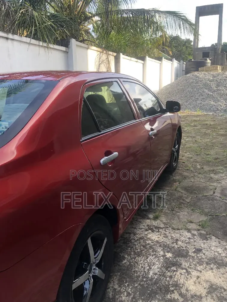 Toyota Corolla LE 4dr Sedan (1.8L 4cyl 4A) 2013 Red
