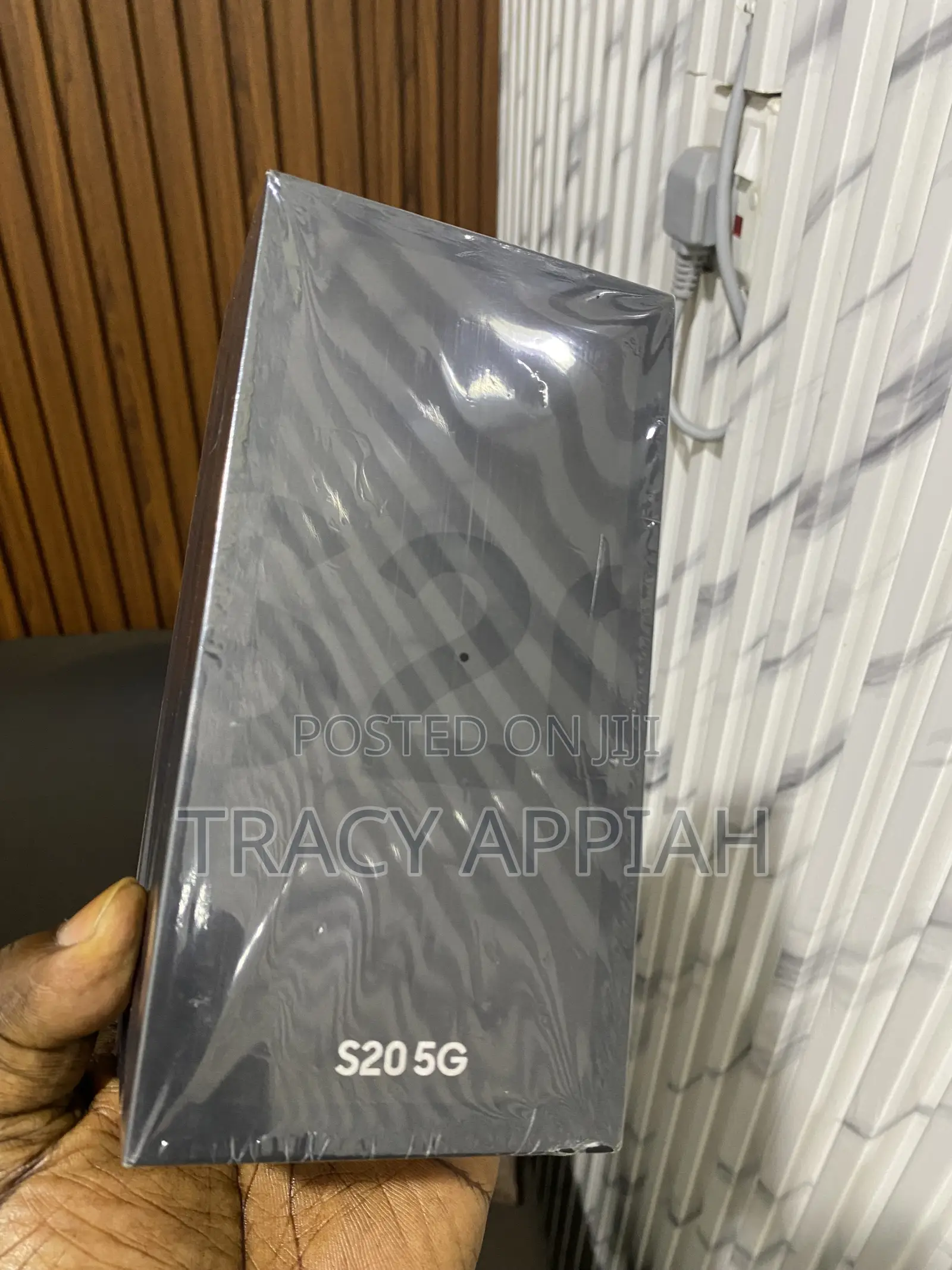 New Samsung Galaxy S20 5G Uw 128 GB Silver