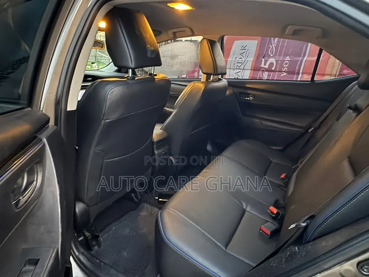 Toyota Corolla SE (1.8L 4cyl 2A) 2018 Gray
