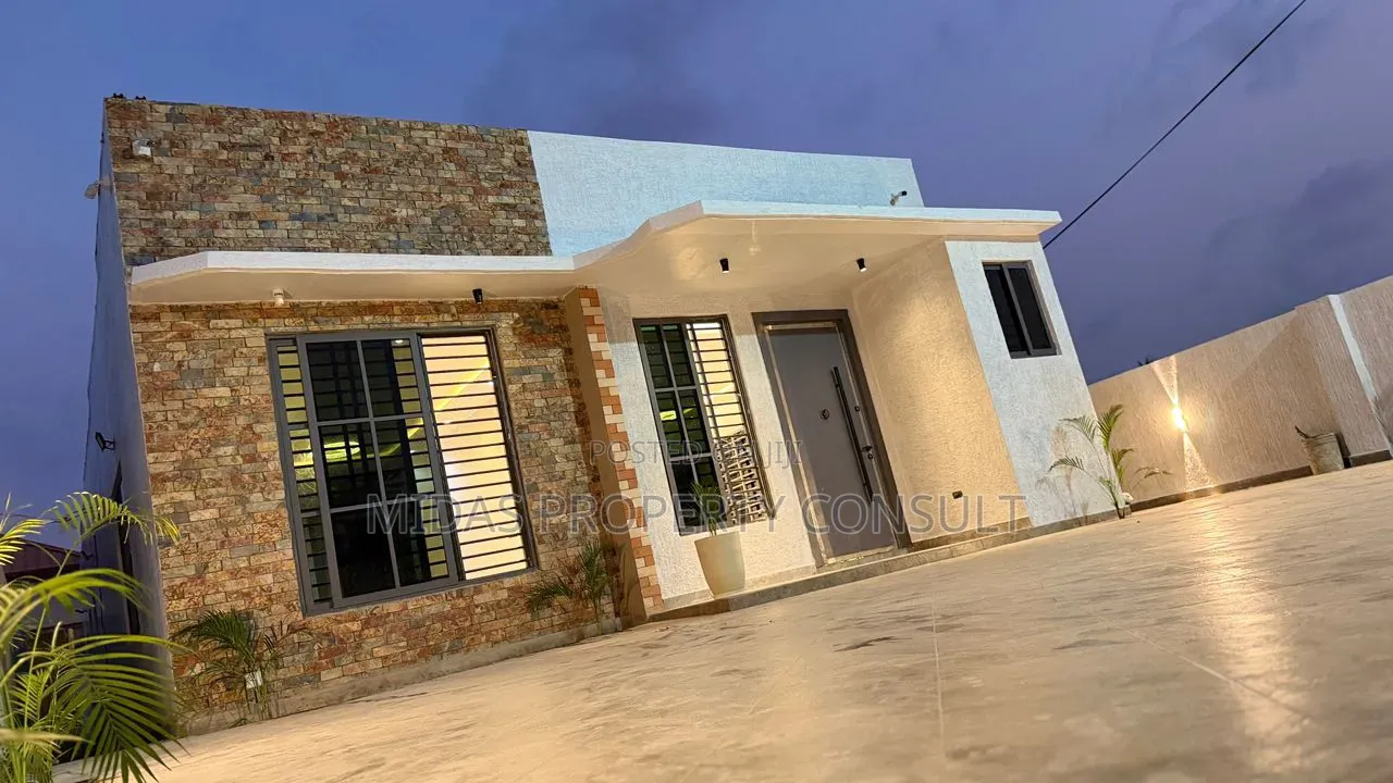 3bdrm House in Lakeside Estate for sale
