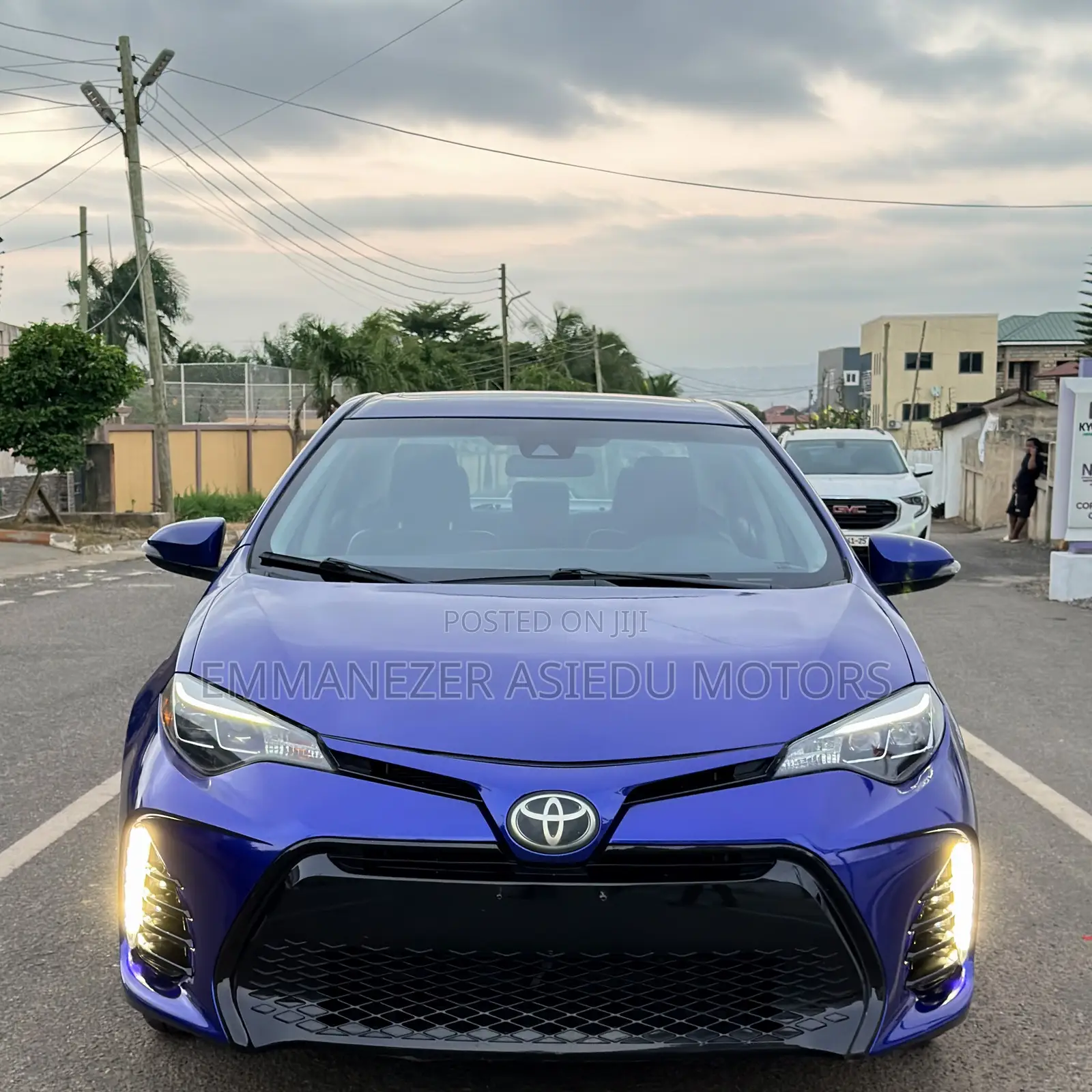 Toyota Corolla SE (1.8L 4cyl 2A) 2018 Blue