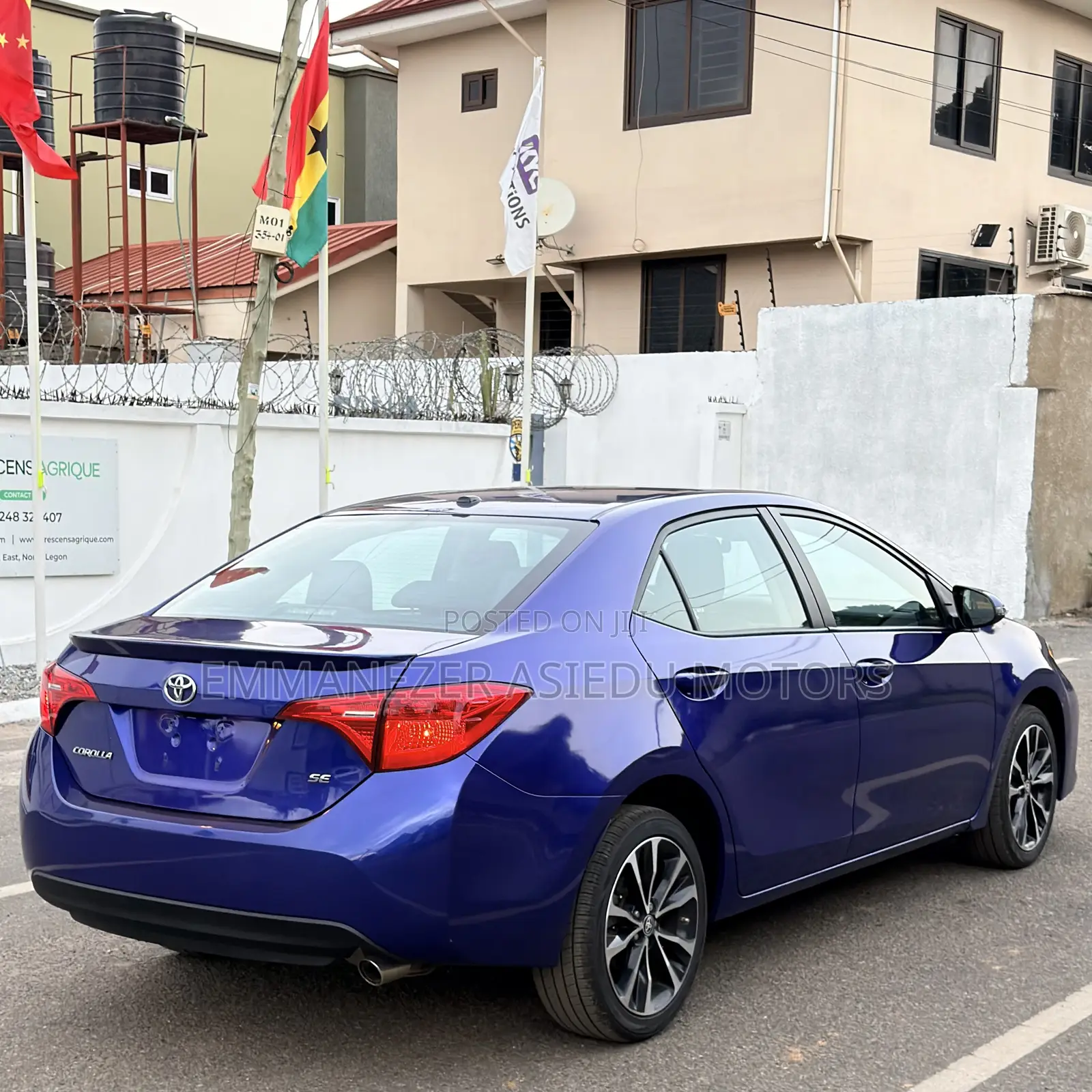 Toyota Corolla SE (1.8L 4cyl 2A) 2018 Blue