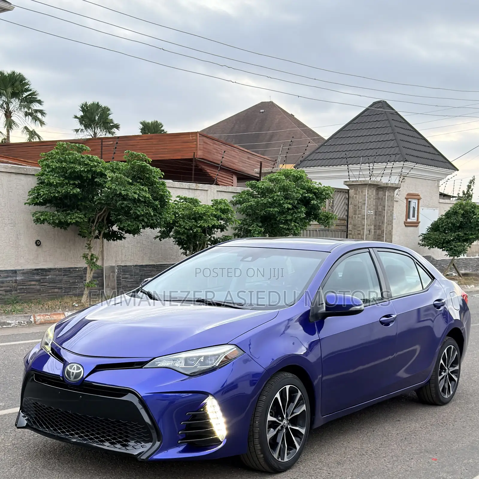 Toyota Corolla SE (1.8L 4cyl 2A) 2018 Blue
