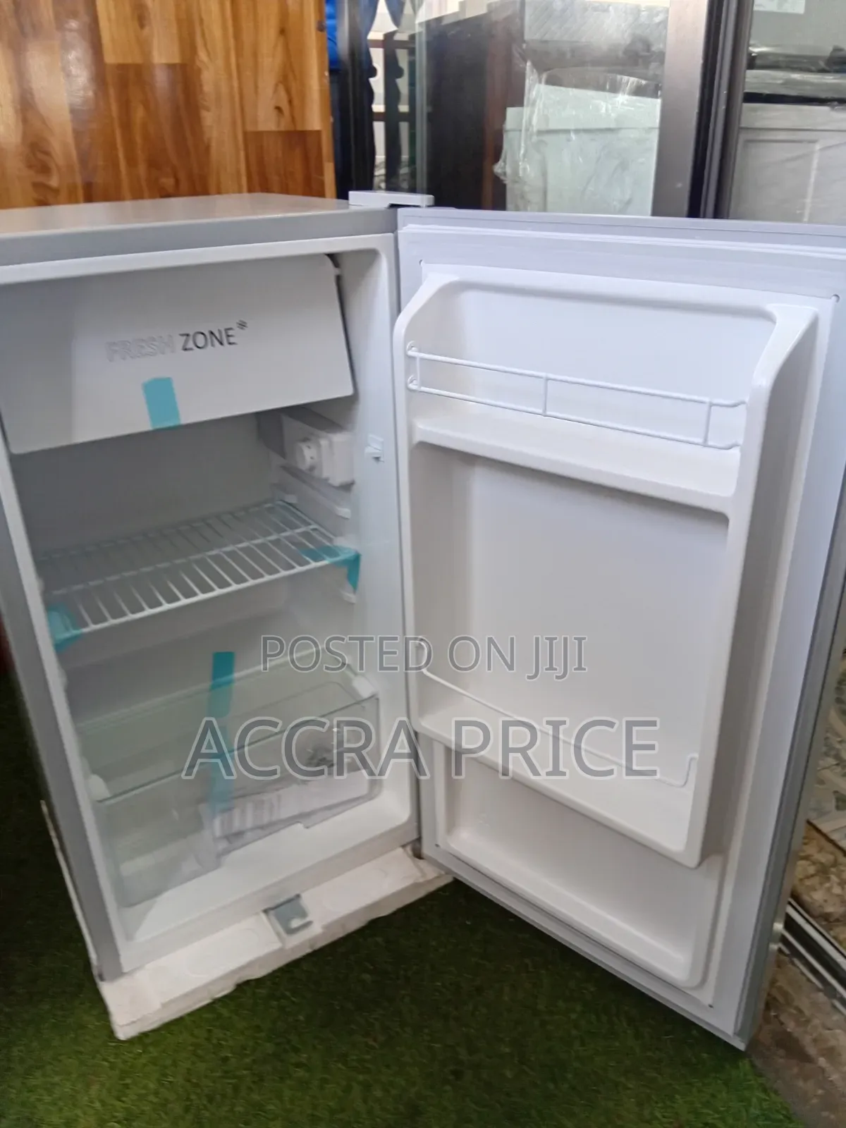 Goldstar Mini Table Top Fridge