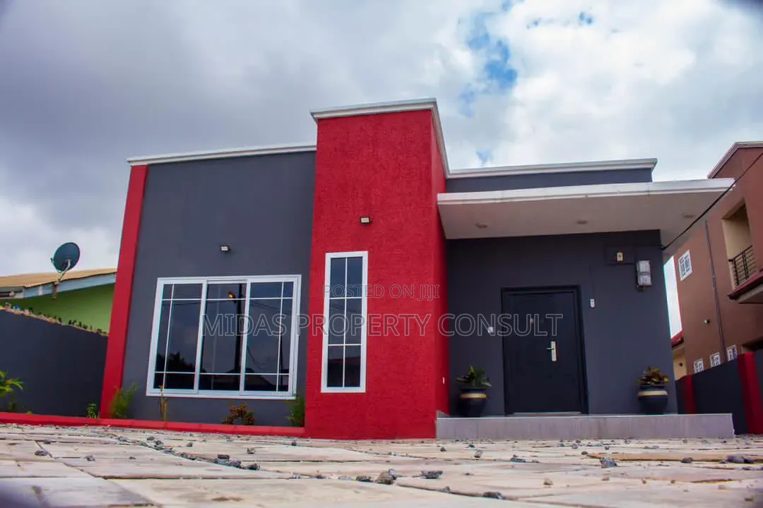 3bdrm House in China Mall, Amasaman for sale
