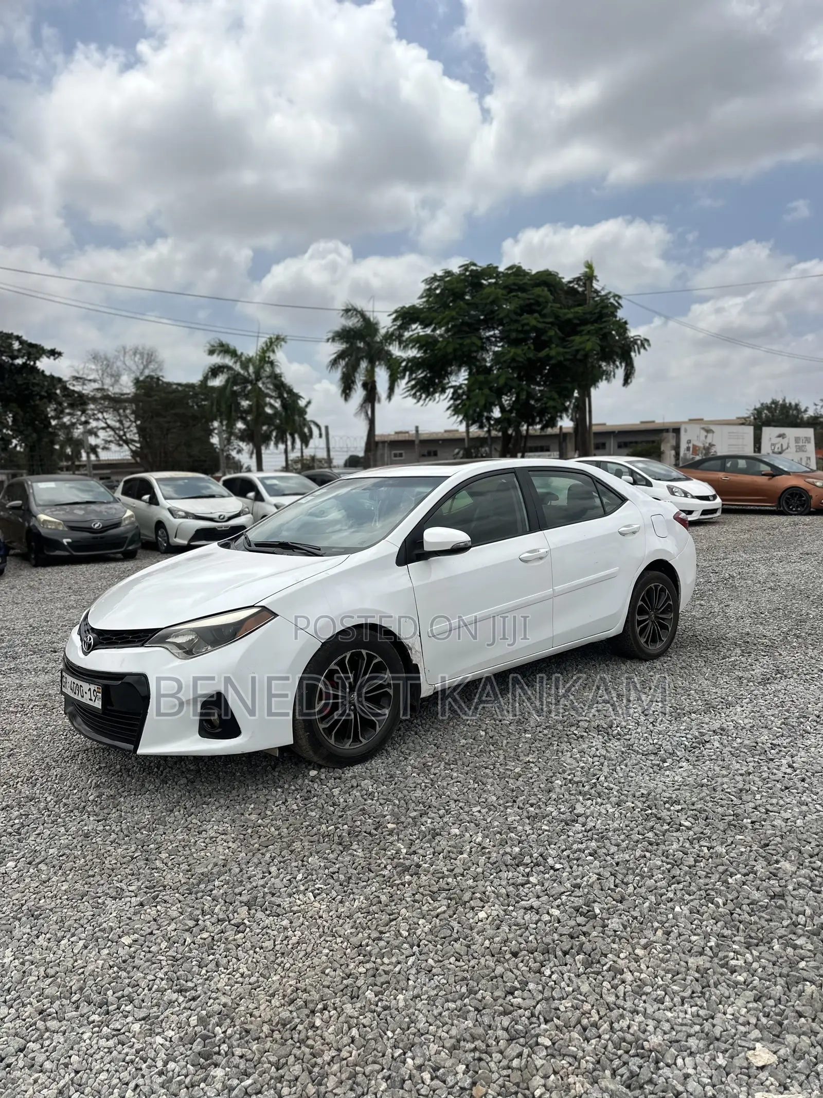 Toyota Corolla S 4dr Sedan (1.8L 4cyl CVT) 2015 White