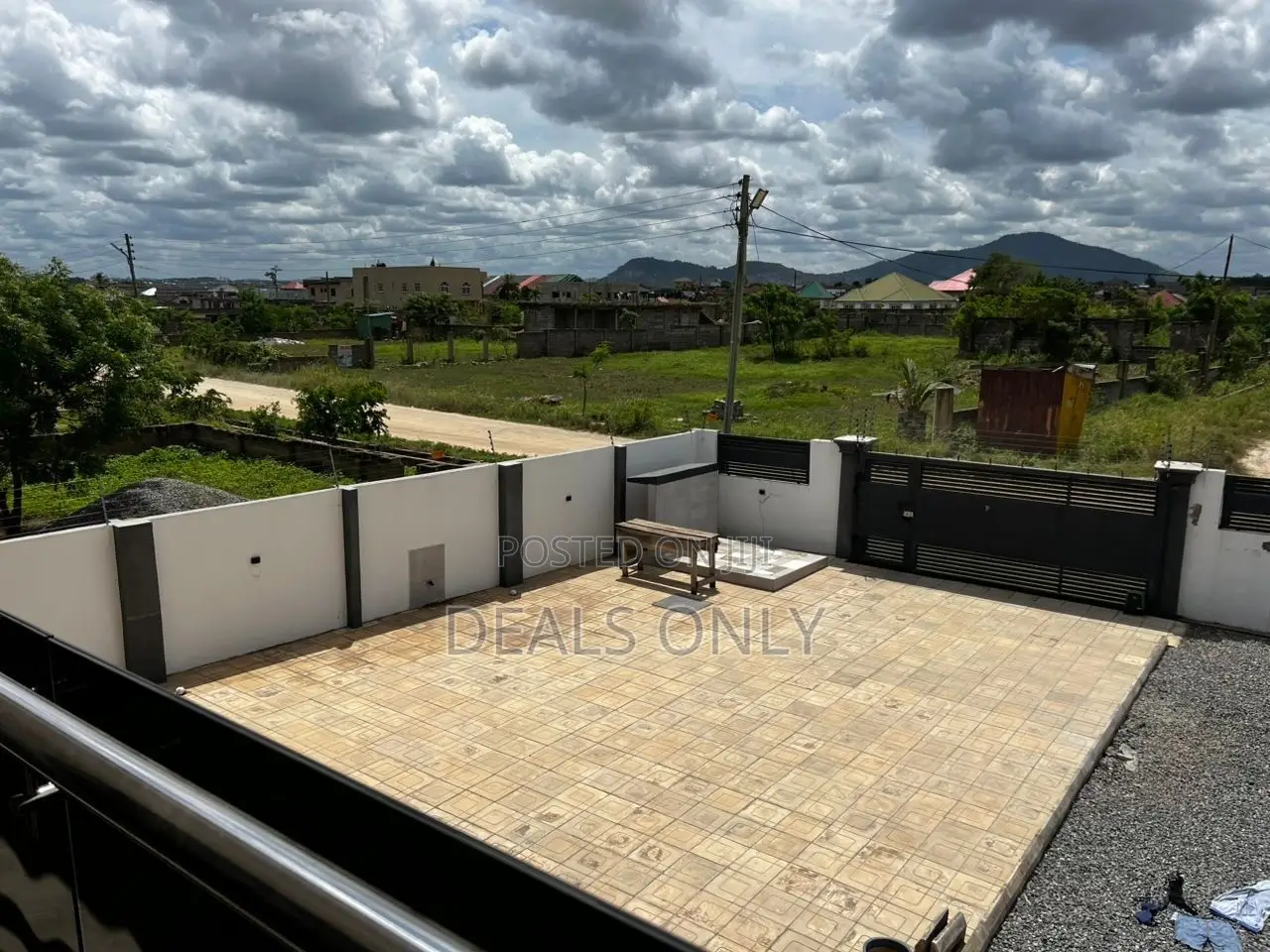 8bdrm Mansion in Accra Metropolitan for sale