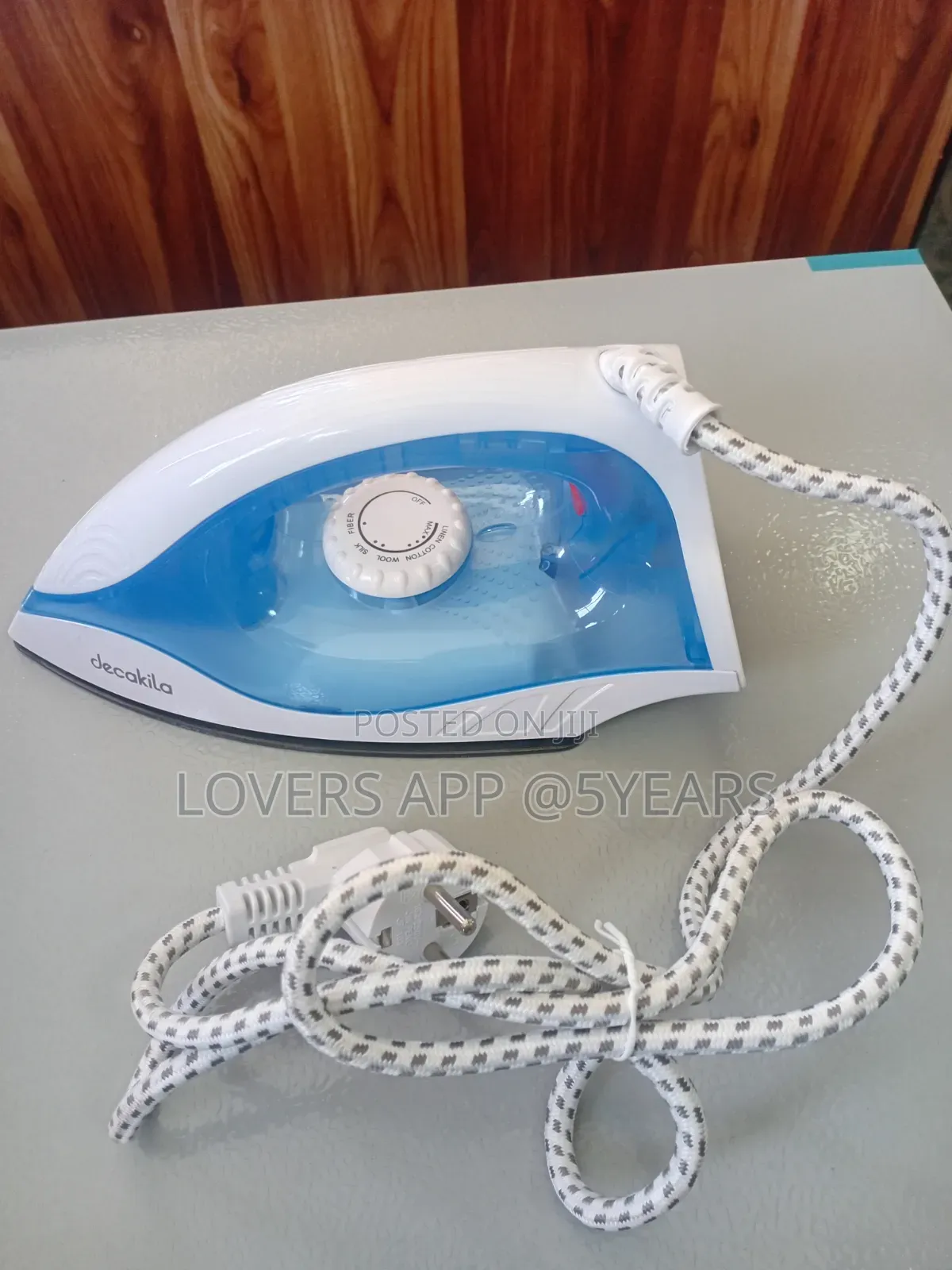 Decakila 1200w Dry Lron Preheating Iron.