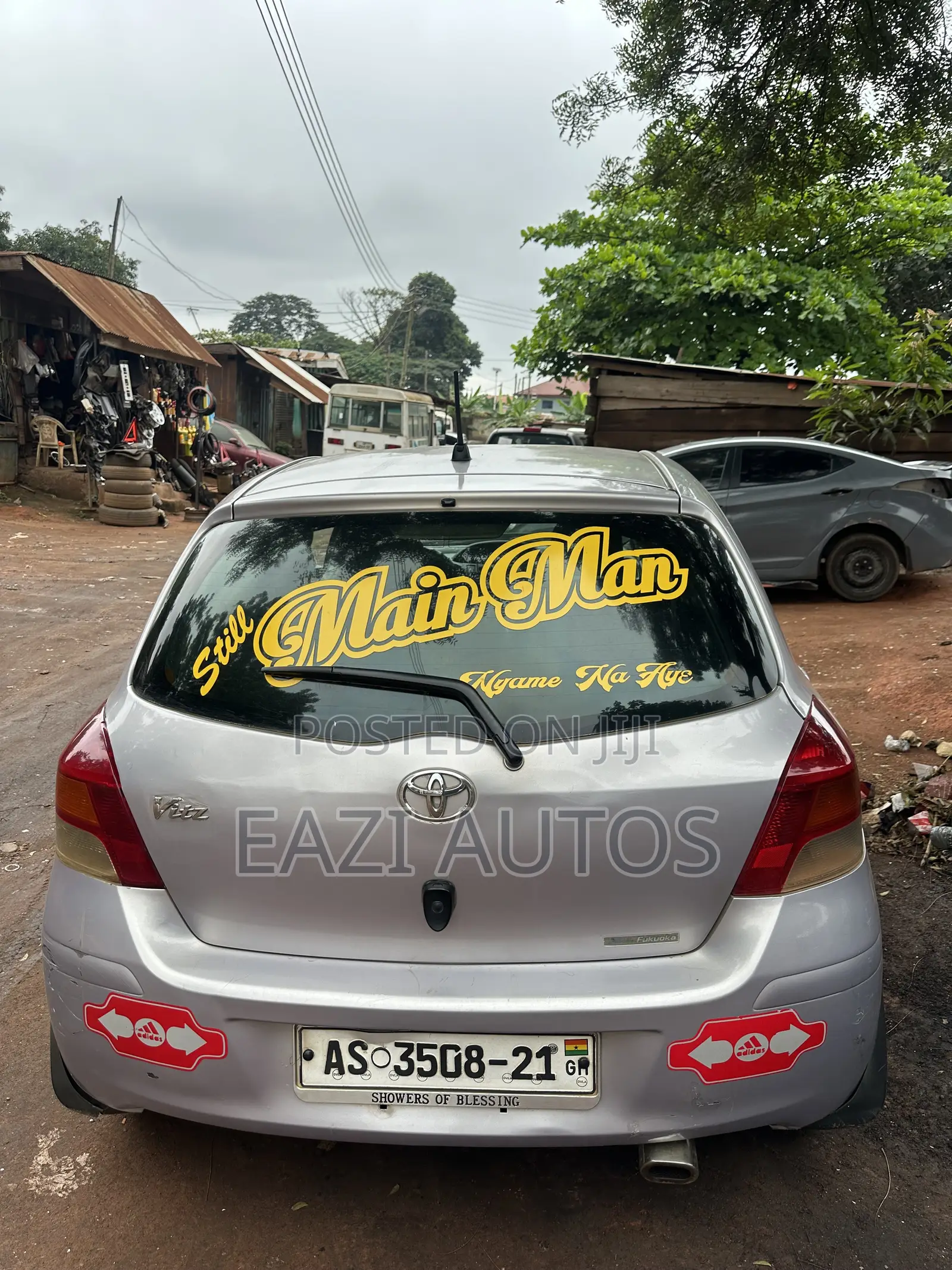 Toyota Vitz 2010 Silver