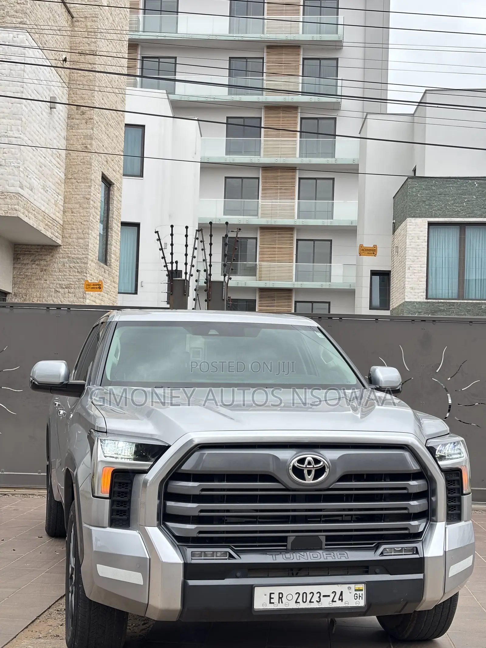 Toyota Tundra Limited CrewMax 5.5' Bed 2024 Silver