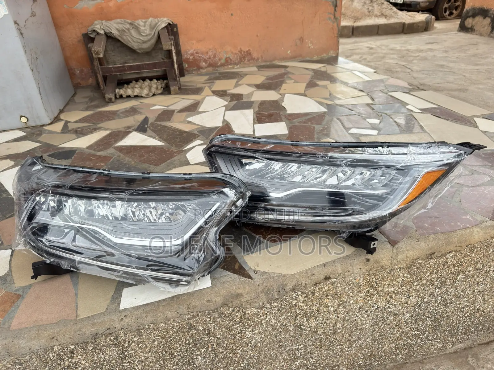 Honda CR-V 2017–2021 Headlight Full Lead Available