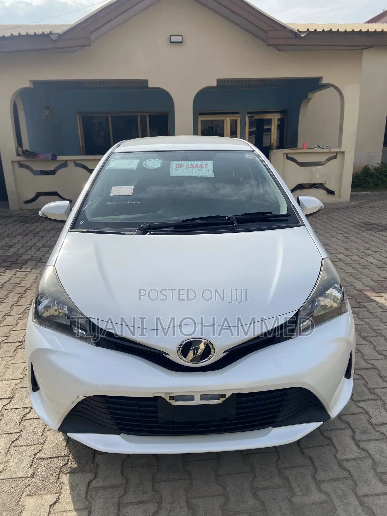 Toyota Vitz 1.0 FWD 5dr 2015 White