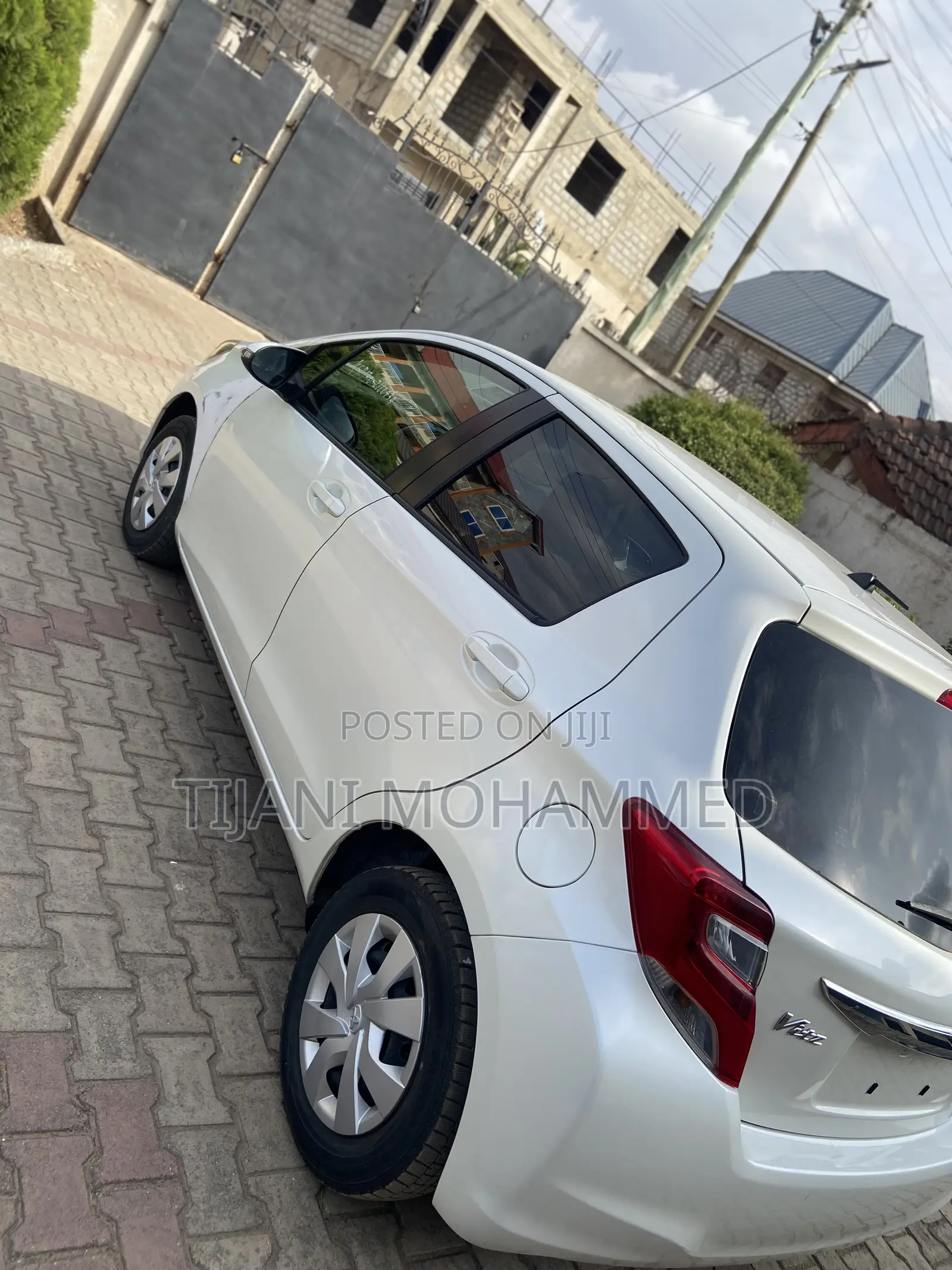 Toyota Vitz 1.0 FWD 5dr 2015 White