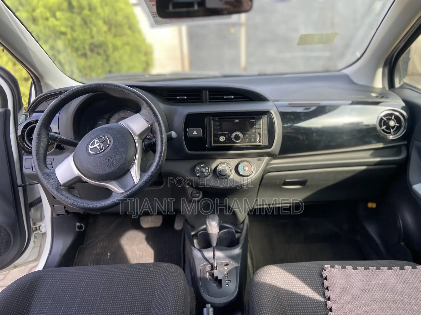 Toyota Vitz 1.0 FWD 5dr 2015 White