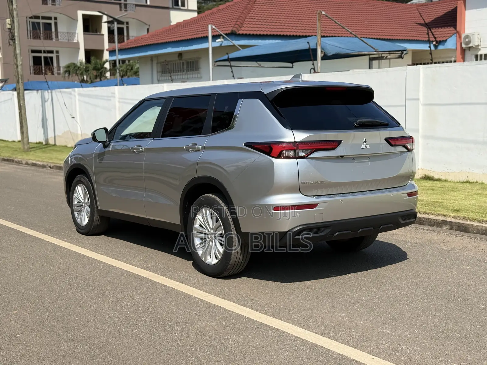 Mitsubishi Outlander SEL 2022 Silver