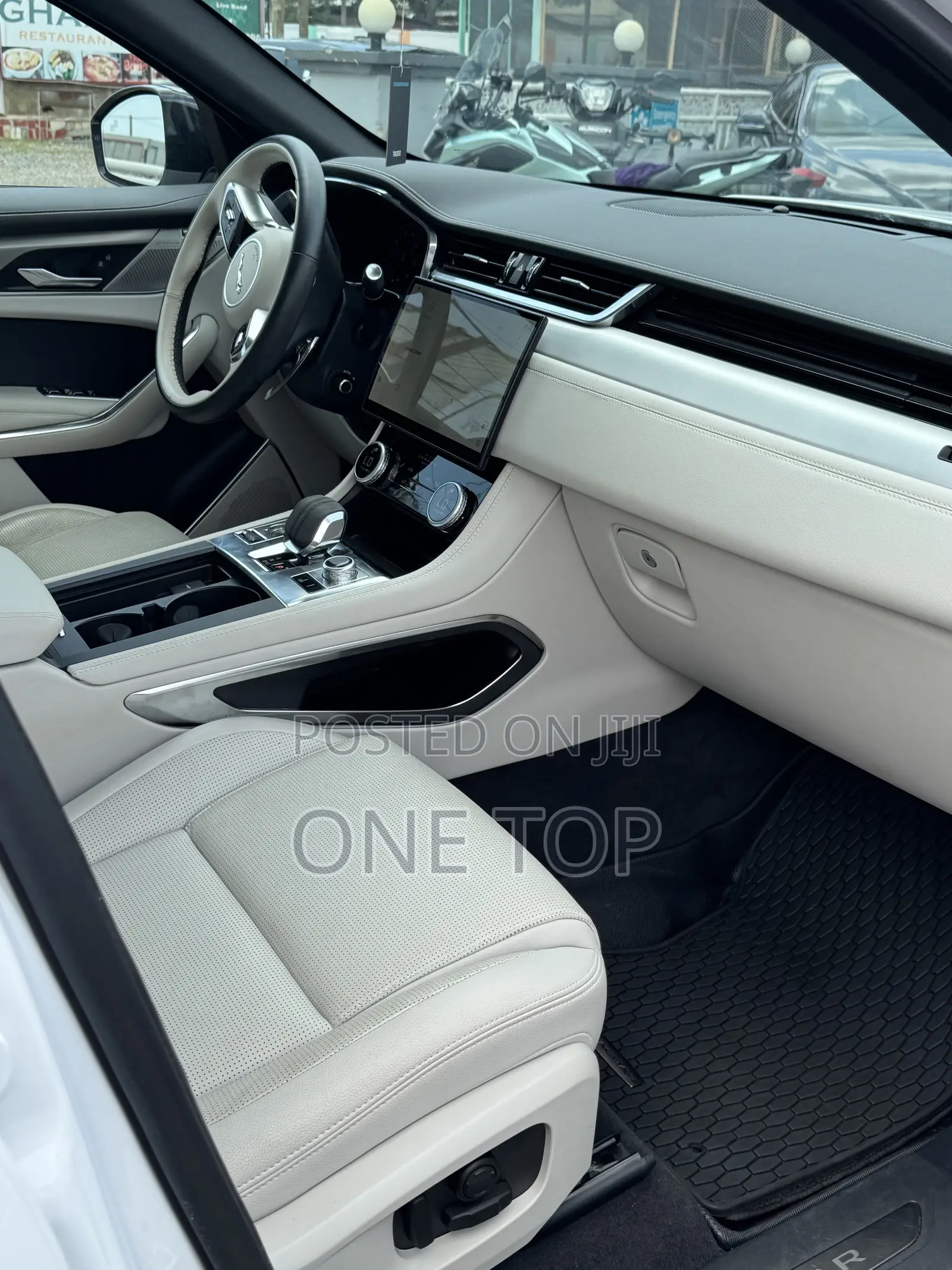 Jaguar F-Pace P250 R-Dynamic S AWD 2024 White