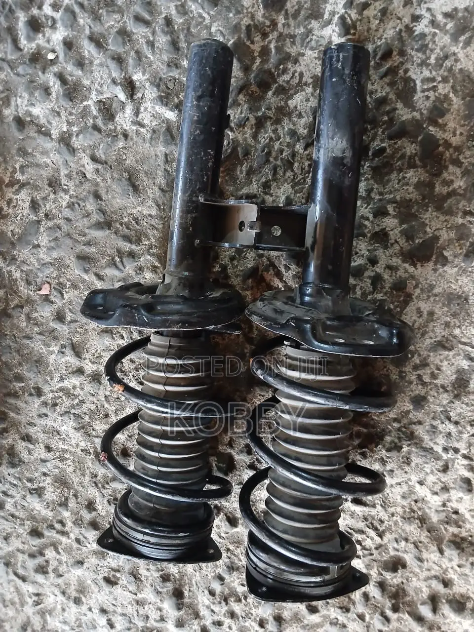 Outlander 2020,2021,2022,2023,2024,2025 Front Shocks Korea/Japan Used