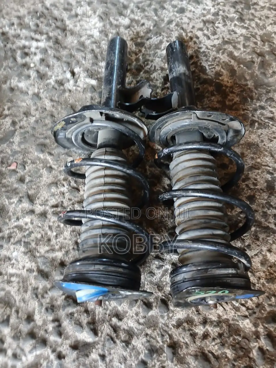 Rogue 2020-2021,2022,2023,2024,2025 Front Shocks Korea/Japan Used