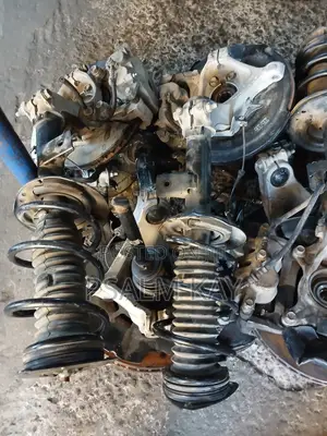 Rogue 2020,2021,2022,2023,2024,2025 Front Hub Shocks Korea/Japan Used