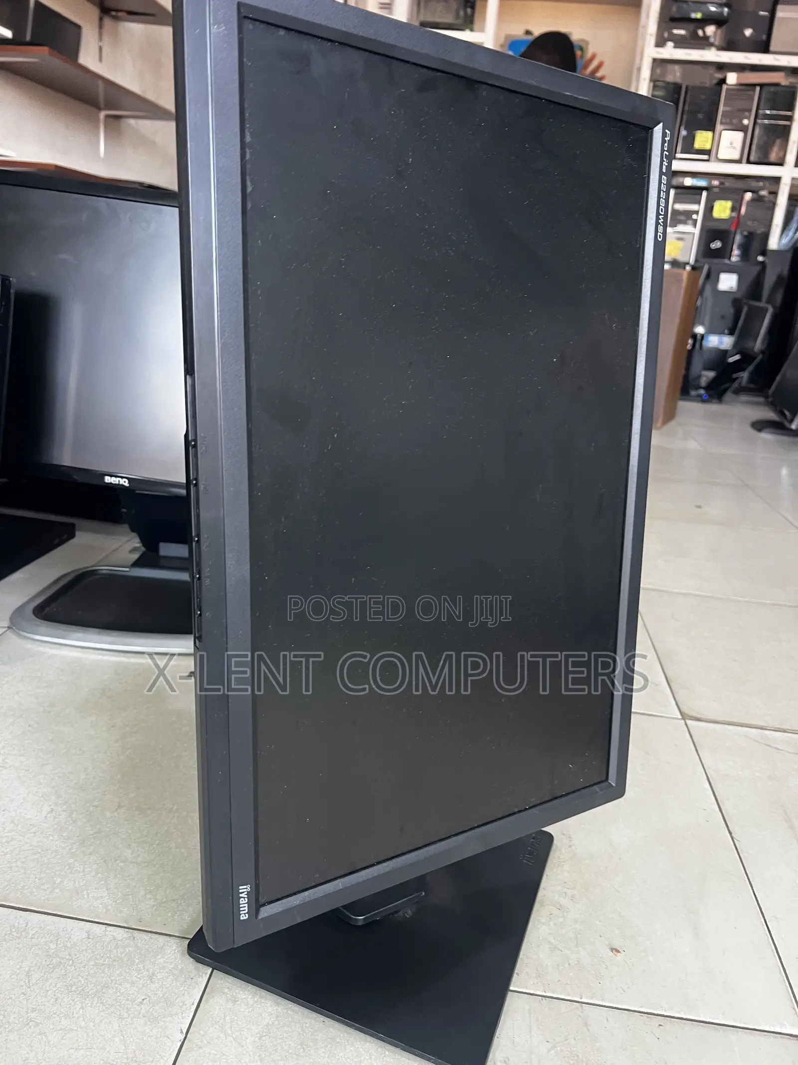 22 Inches Monitor