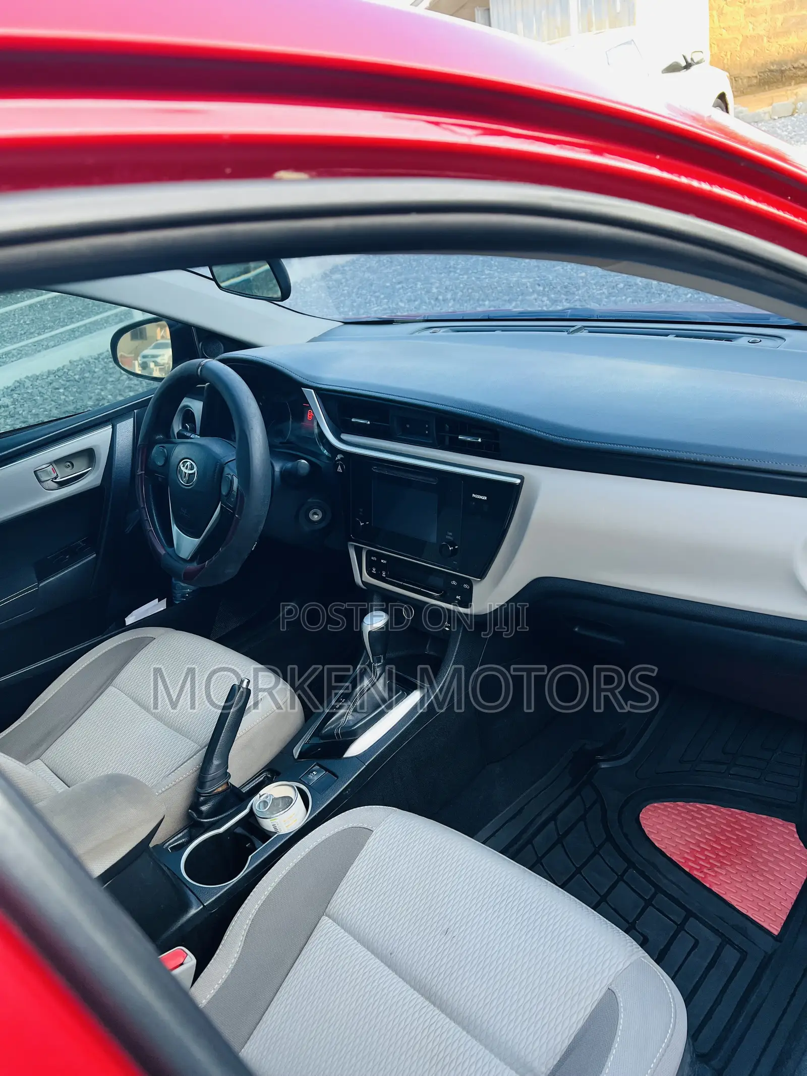 Toyota Corolla LE Eco (1.8L 4cyl 2A) 2018 Red