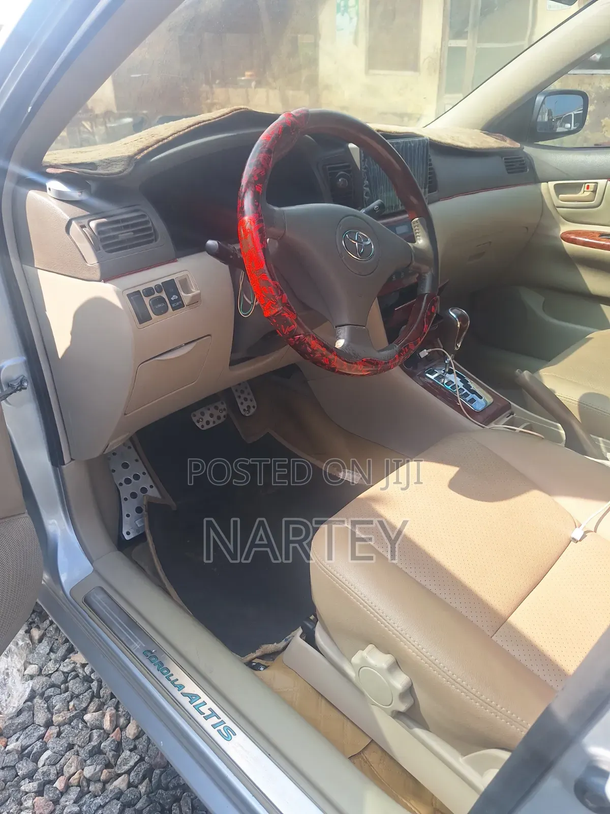 Toyota Corolla LE 4dr Sedan (1.8L 4cyl 4A) 2010 Silver
