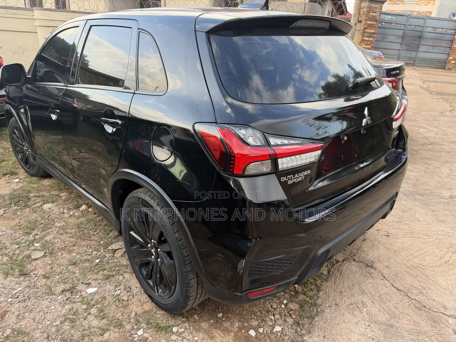 Mitsubishi Outlander 2021 Black