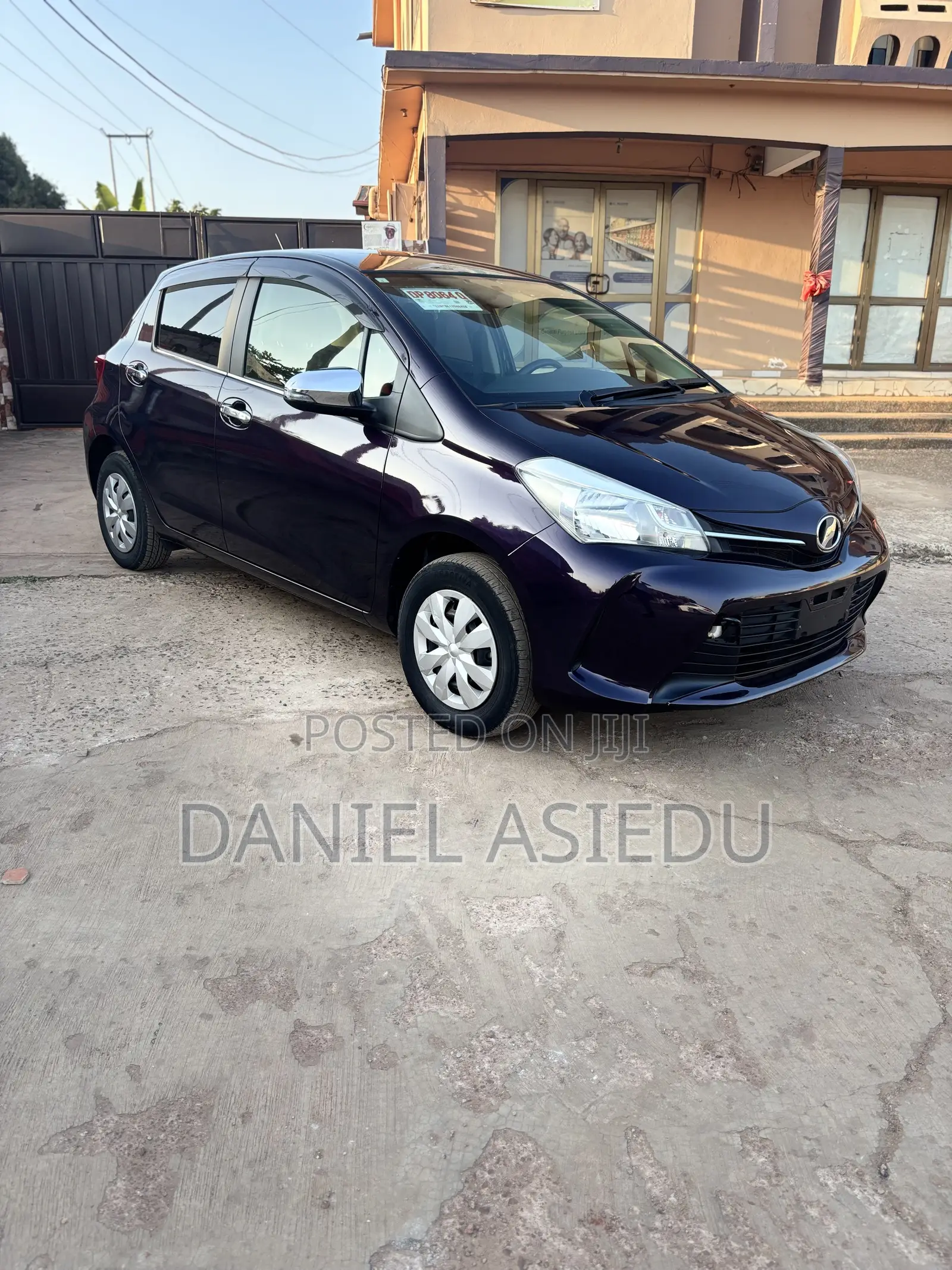 Toyota Vitz 1.3 AWD 3dr 2015 Burgundy