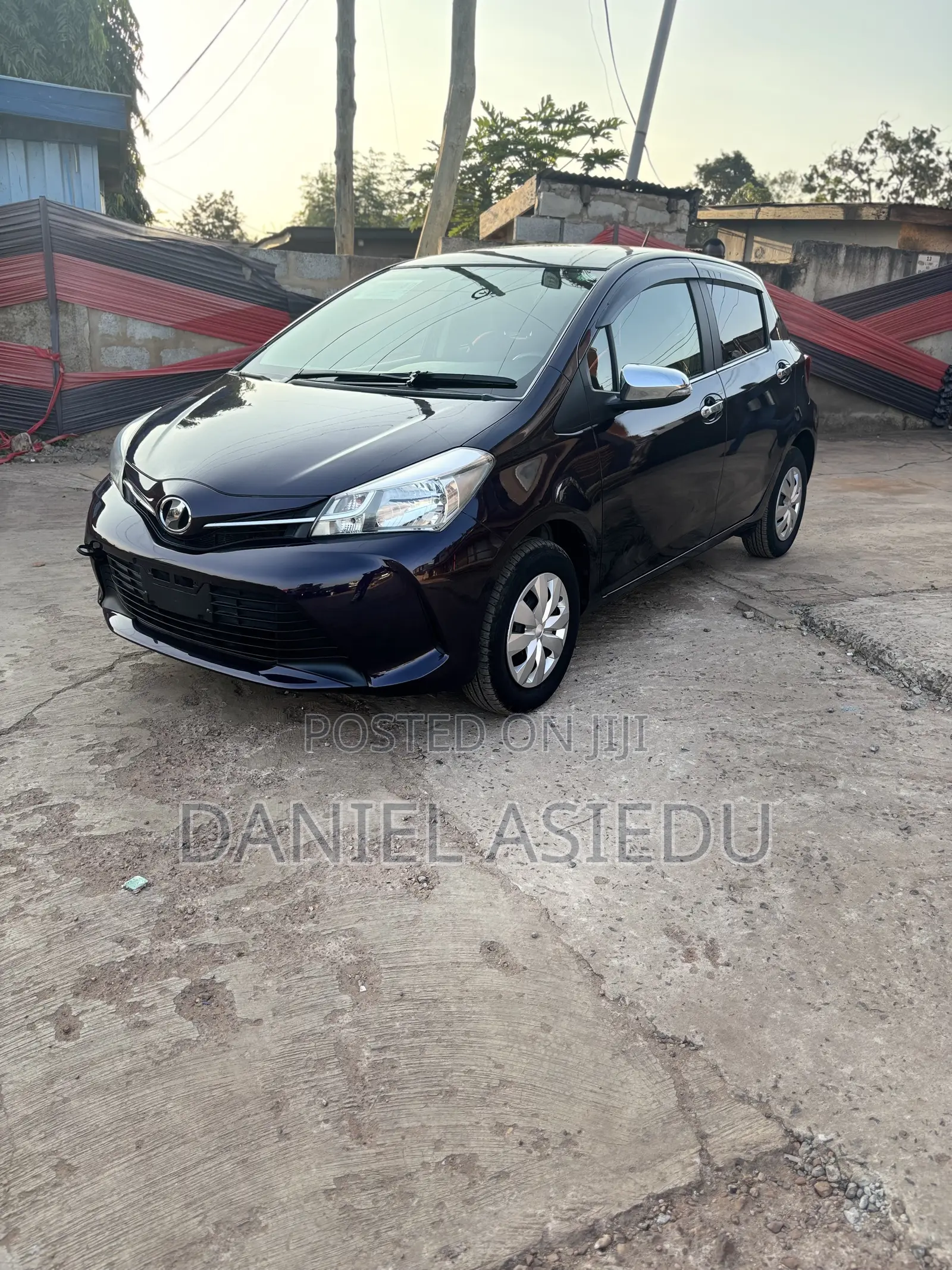 Toyota Vitz 1.3 AWD 3dr 2015 Burgundy