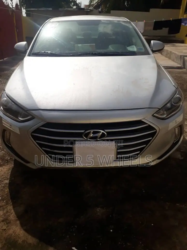 Hyundai Elantra ECO Sedan FWD (1.4L 4cyl 7A) 2017 Beige