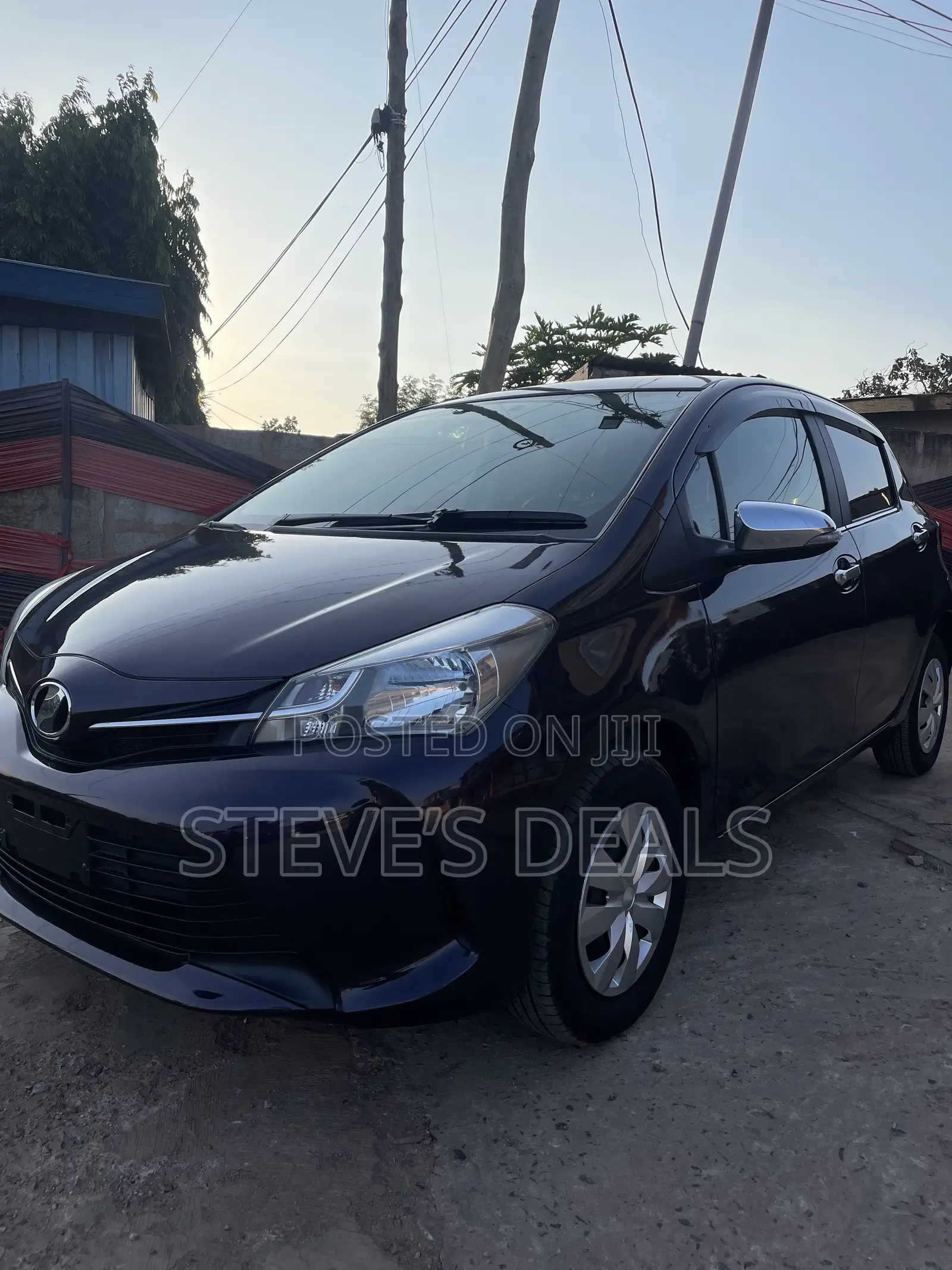 Toyota Vitz 1.3 FWD 5dr 2015 Purple