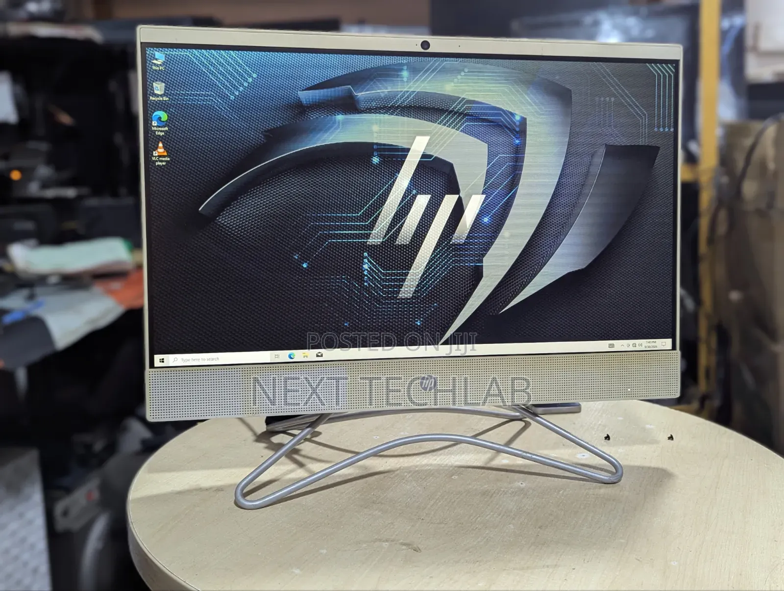 Desktop Computer HP 200 G4 22 All-in-One 8GB AMD A8 SSD 1T