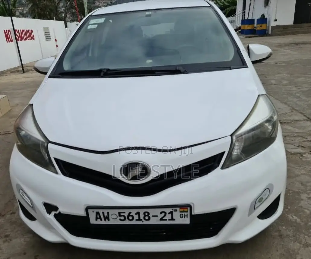 Toyota Vitz 1.0 FWD 3dr 2012 White