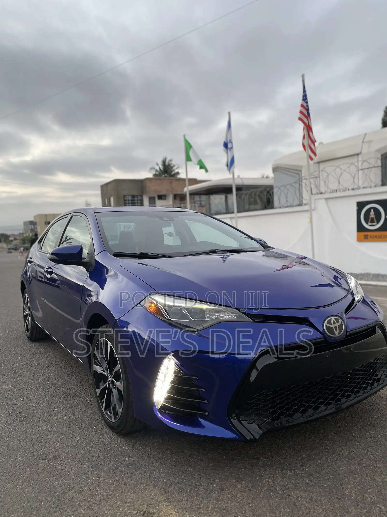 Toyota Corolla SE (1.8L 4cyl 2A) 2018 Blue