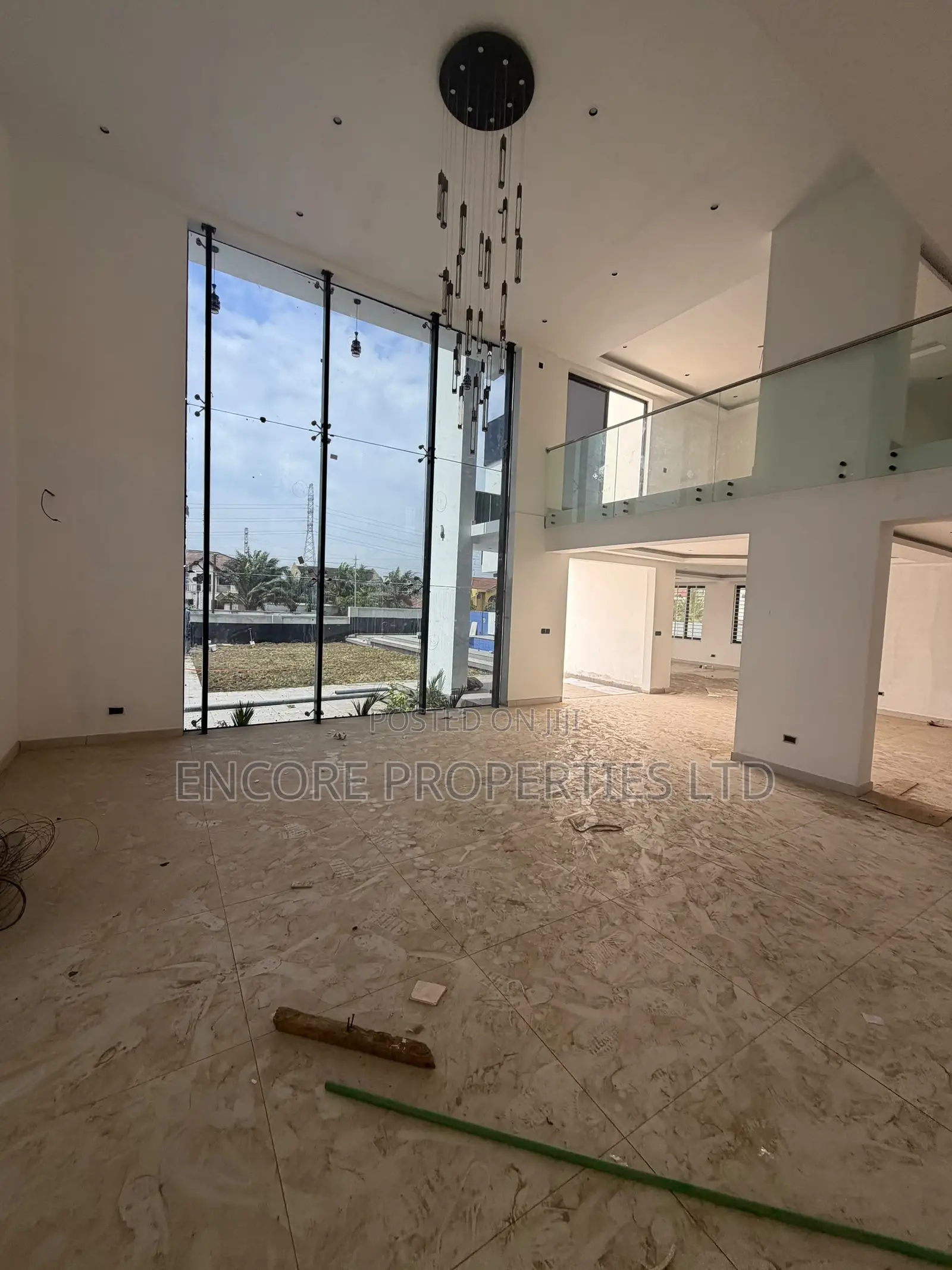 8bdrm House in East Legon for sale
